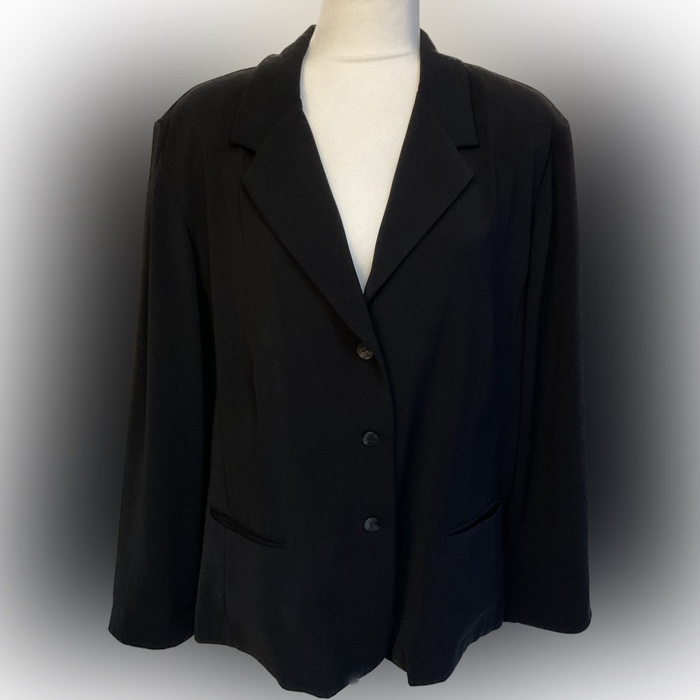 Chico’s Design Black Blazer Chico’s Size 3 business casual neutral shoulder pads